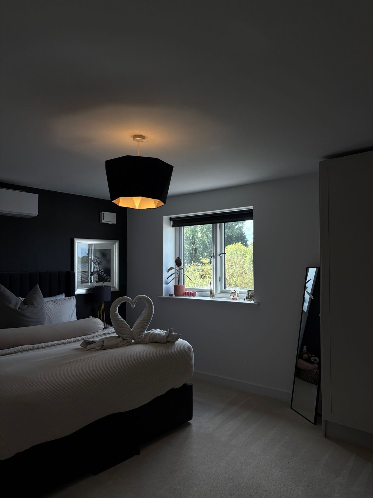 Professionally cleaned bedroom by TU Cleaning Service